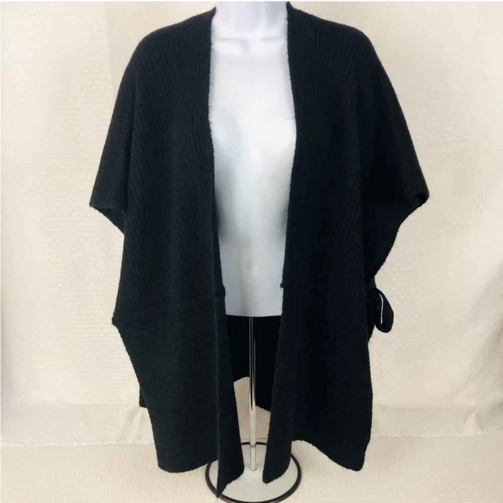 Loft NWT black side tie poncho, small/medium